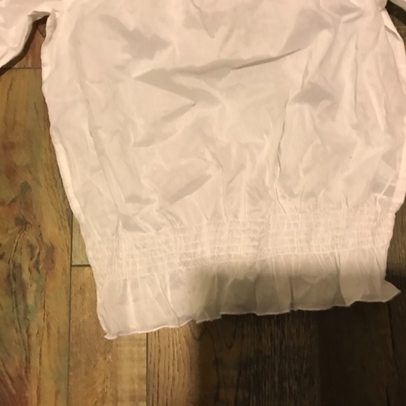 The Limited brand, white off the shoulder blouse , cotton and well fitting - Picture 4 of 7